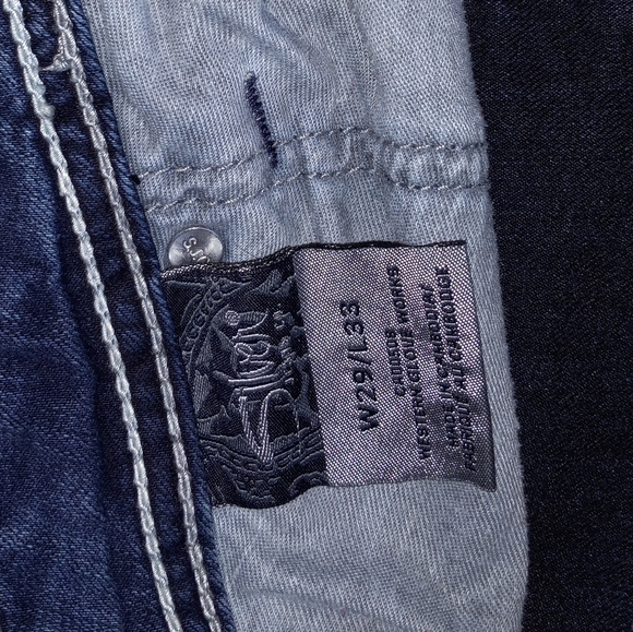 Silver Jeans. "Tuesday Baby Boot" Size 29/33. - Picture 4 of 8